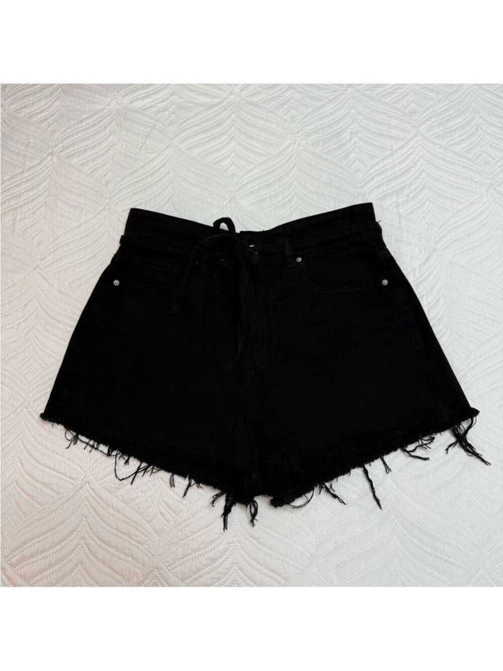 PacSun Women’s Black Denim Frayed Mom Shorts. Size 28